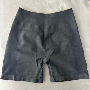 Alphalete amplify 4.5 inch women’s shorts size small